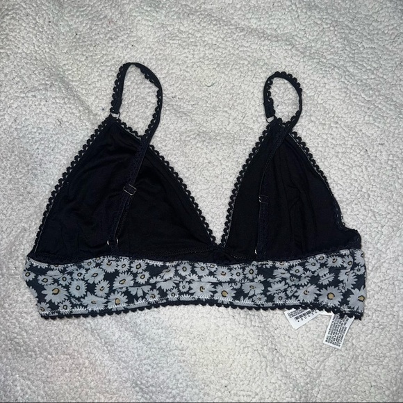 NWT FLORAL BLACK AND WHITE FOREVER 21 BRA BRALETTE - Picture 2 of 3